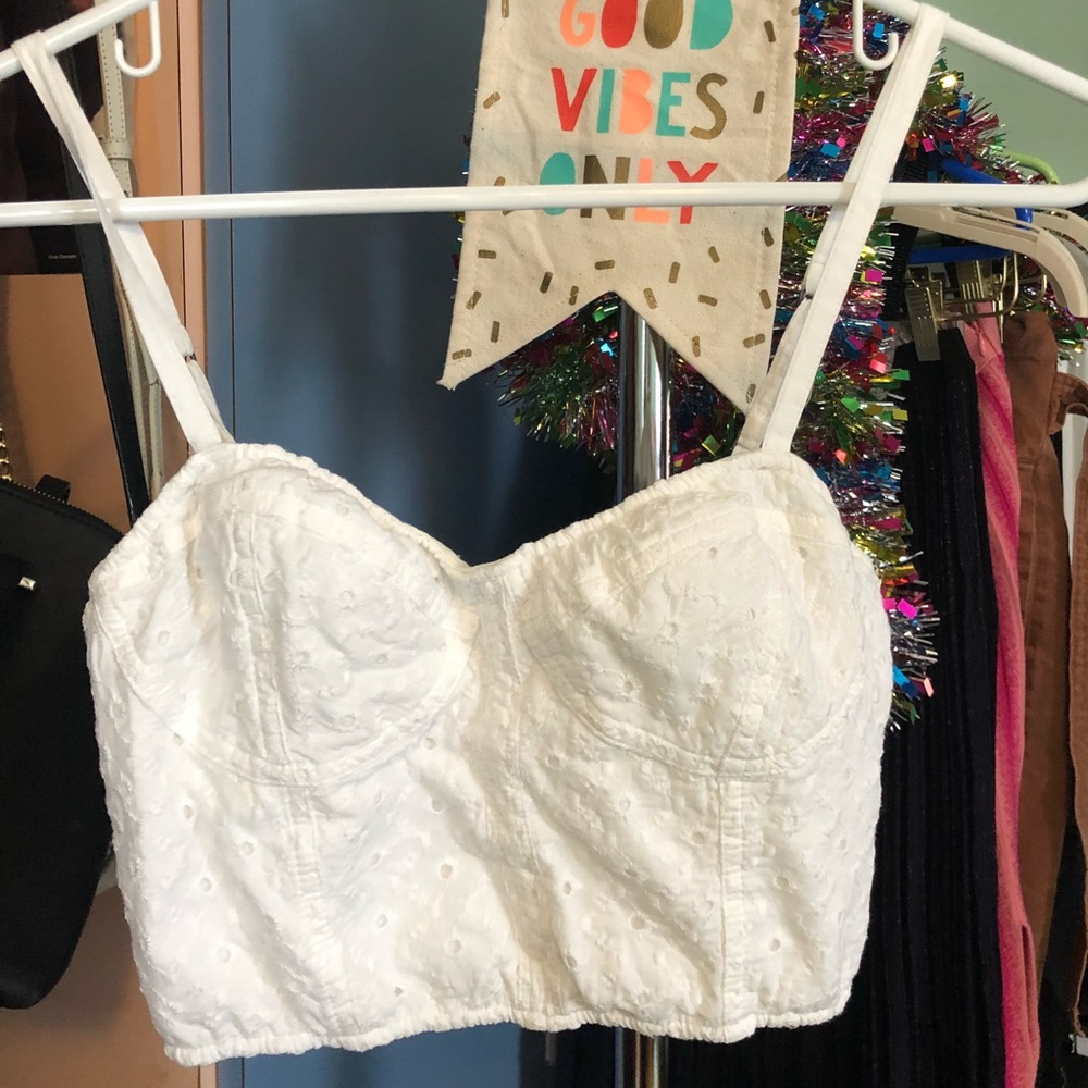 Eyelet Cropped Tanktop